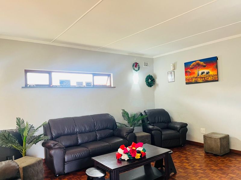 INPRESSIVE DOUBLE STORY PROPERTY - Photo 10