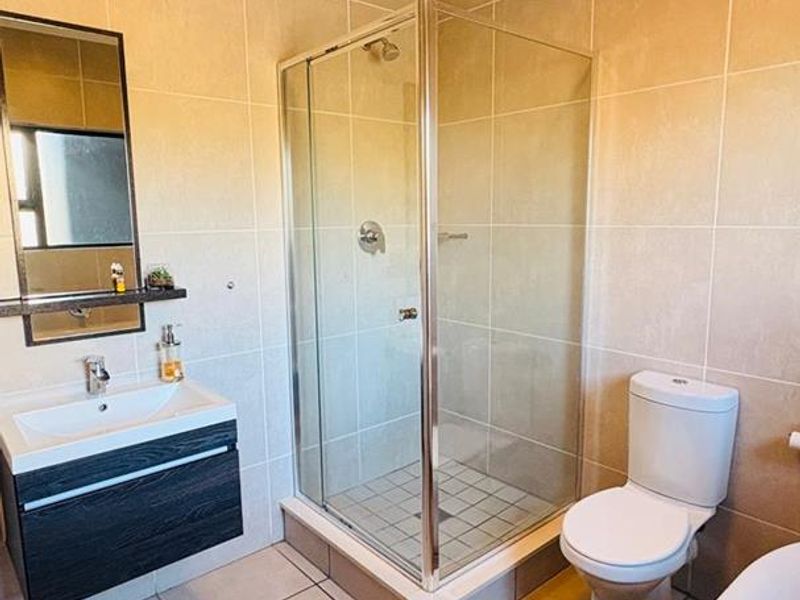 Modern 3 bedroom Apartment in Westlake Eco Estates on the first floor - Photo 6