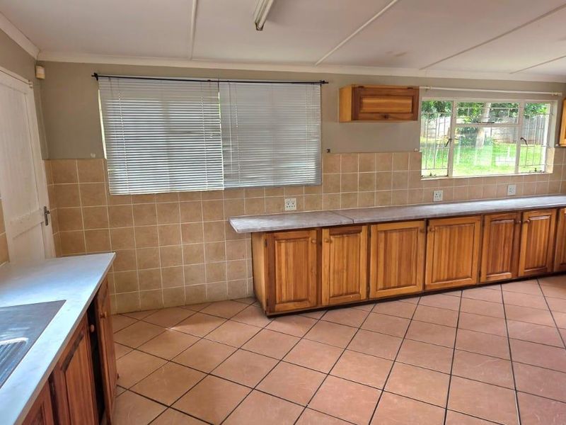 Charming 4 Bedroom house, Barberton - Photo 6
