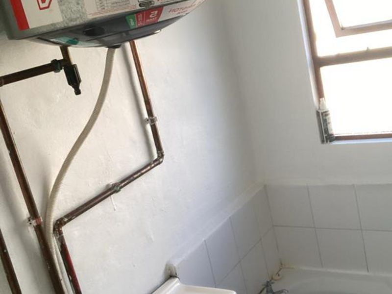 **Charming 3-Bedroom Family Home Perfect for First-Time Buyers or Investment** - Photo 8