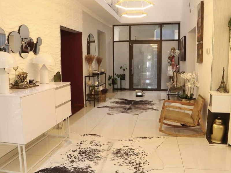 5 Bedrooms House For Sale in Auasblick - Photo 10