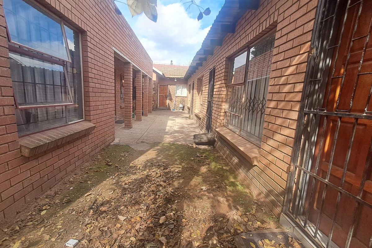 Multi Letting Property In Clayville Ext 01 - Photo 2
