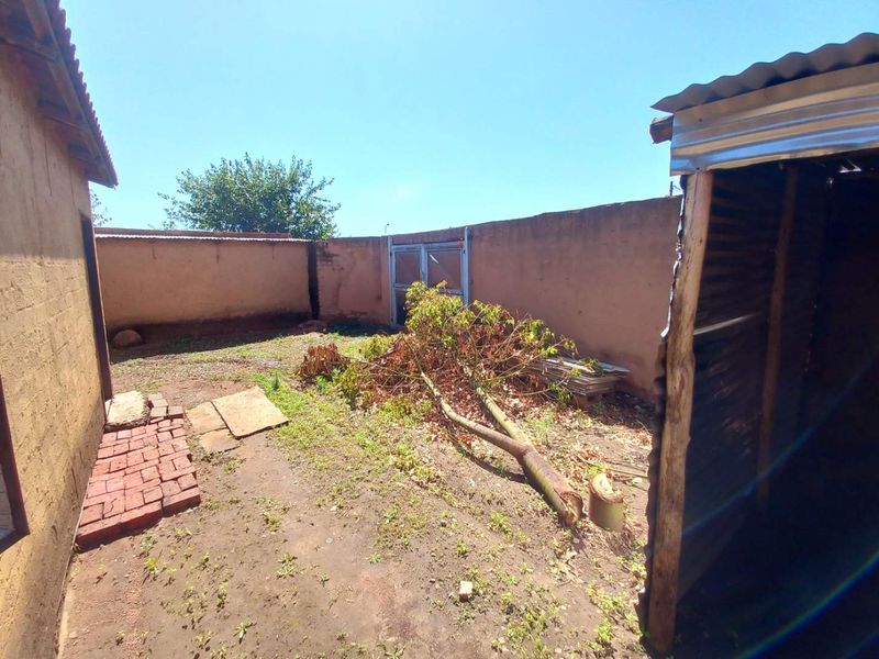 Two Bedrooms house for sale in Soshanguve South Ext 10 - Photo 10