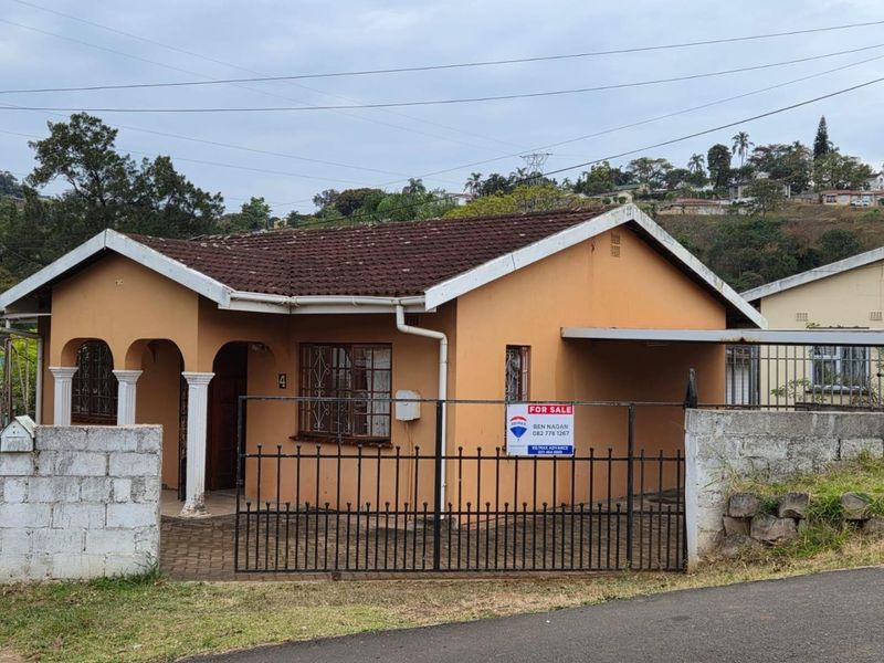 Comfortable Family Living in Shallcross Chatsworth - Photo 1