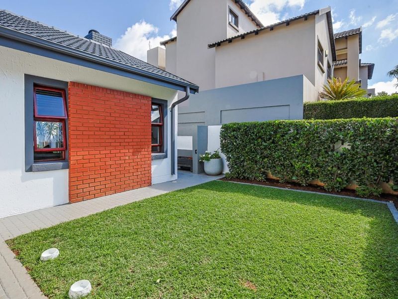 Charming Family Home: Newly Renovated 3-Bedroom - Photo 2