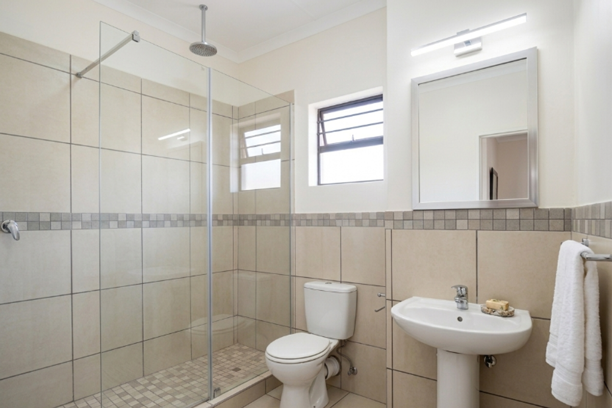 Modern Investment Apartment in Woodmead | High Rental Demand | Secure Complex - Photo 5