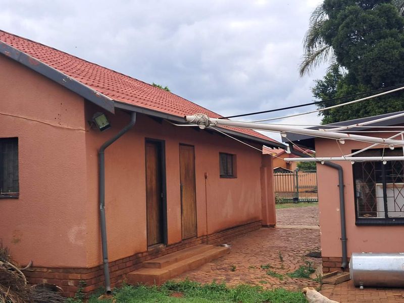 ### EXCEPTIONAL PROPERTY - Photo 8