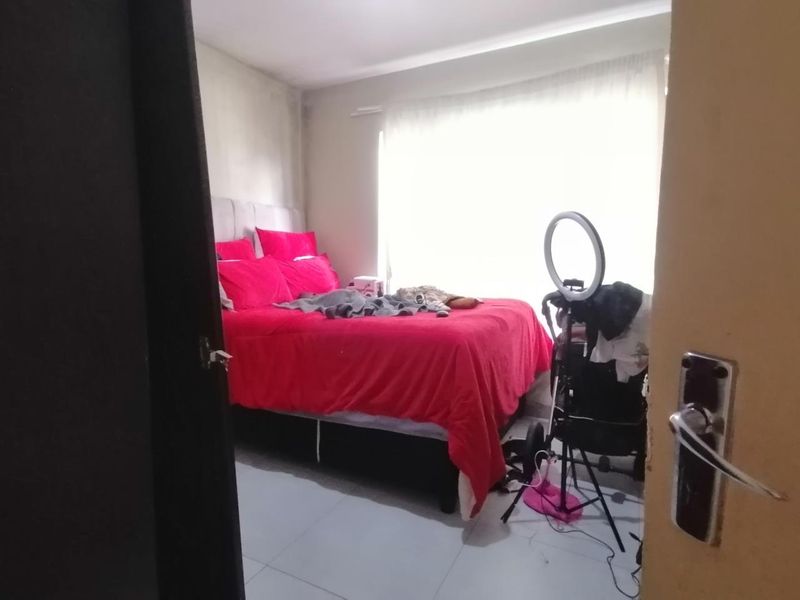 5 Bedroom House for Sale Cosmo City - Photo 7