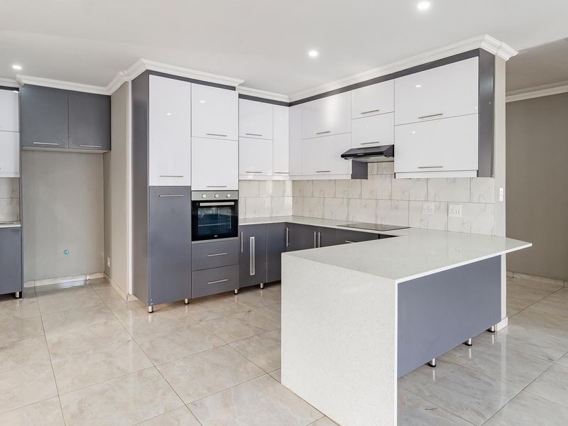 Brand New Modern Home in An Up Market Lifestyle Estate - Photo 8