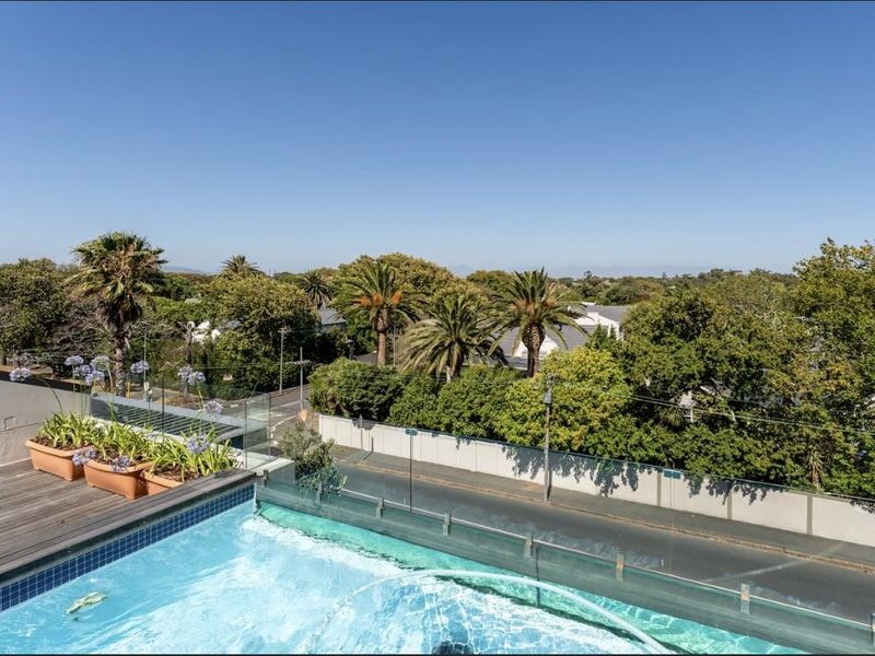 Modern Apartment With Expansive Covered Patio And Mountain View - Photo 3