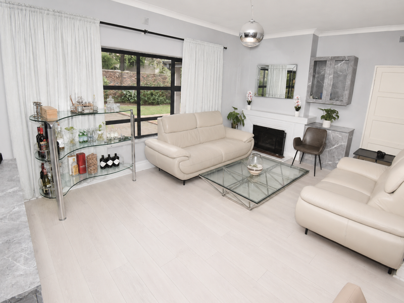 Spacious Family Home with Modern Comforts and Exceptional Entertaining Areas - Photo 7