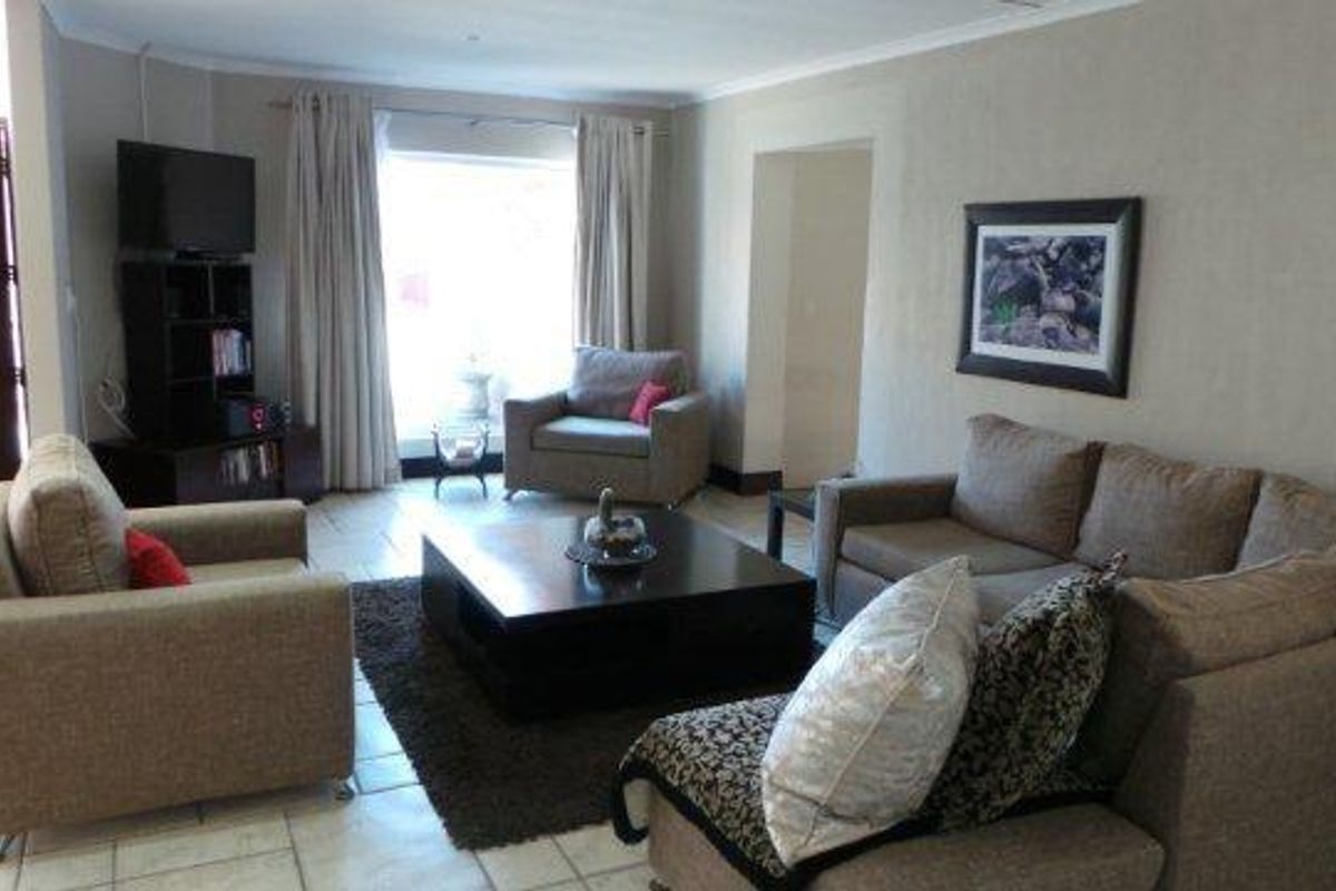 Well located Guesthouse with lots of space to expand - Photo 2