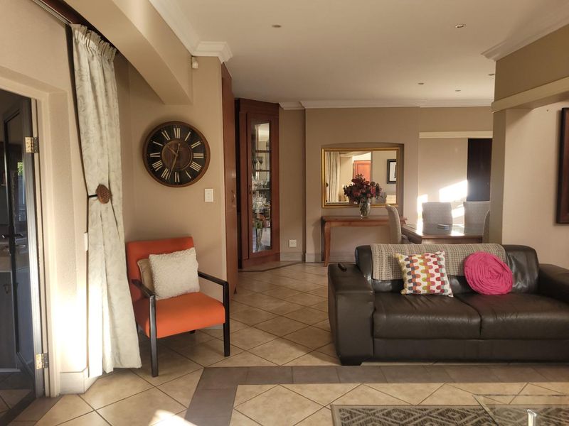 SECURE EXCELLENT LOCATION - EXCLUSIVE SOLE MANDATE! - Photo 5