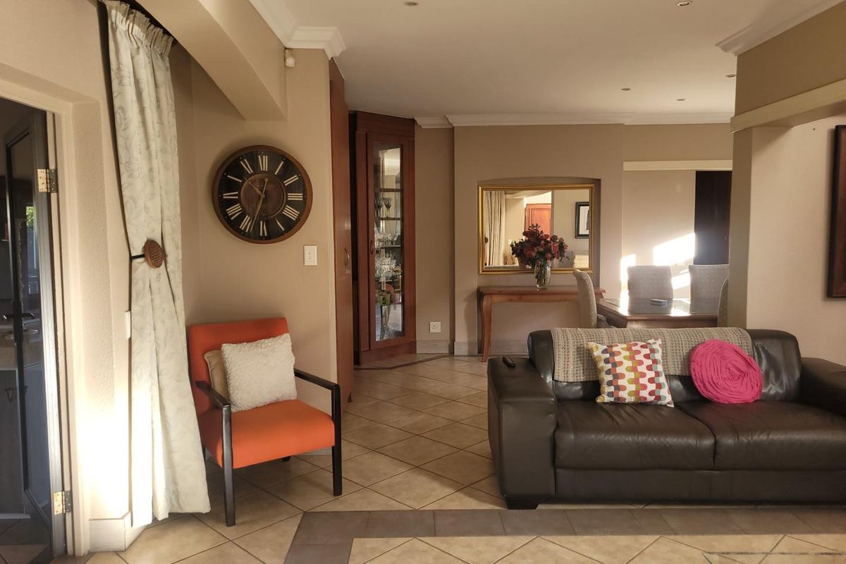 SECURE EXCELLENT LOCATION - EXCLUSIVE SOLE MANDATE! - Photo 5