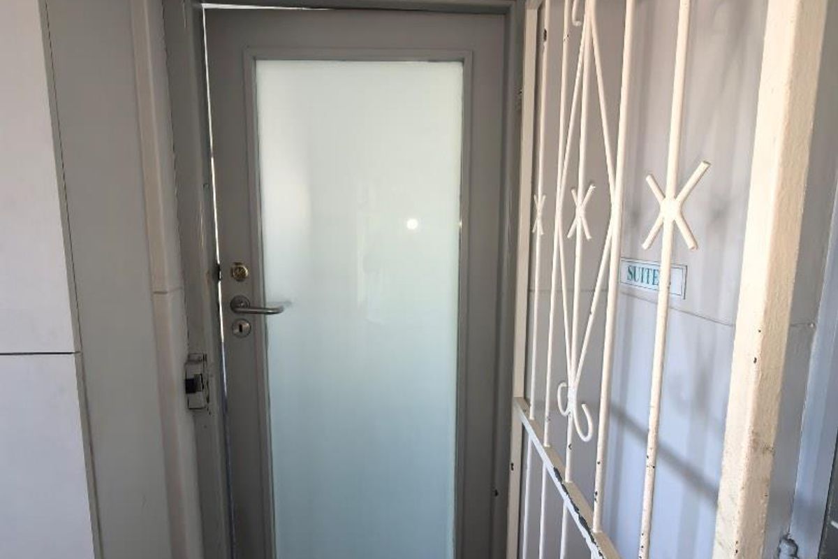 Business space to let in sort after Newton Park - Photo 3