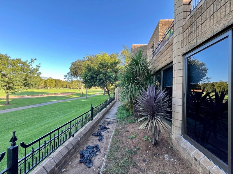 Stunning Fairway-Facing Home for Rent in Centurion Golf Estate - Photo 4