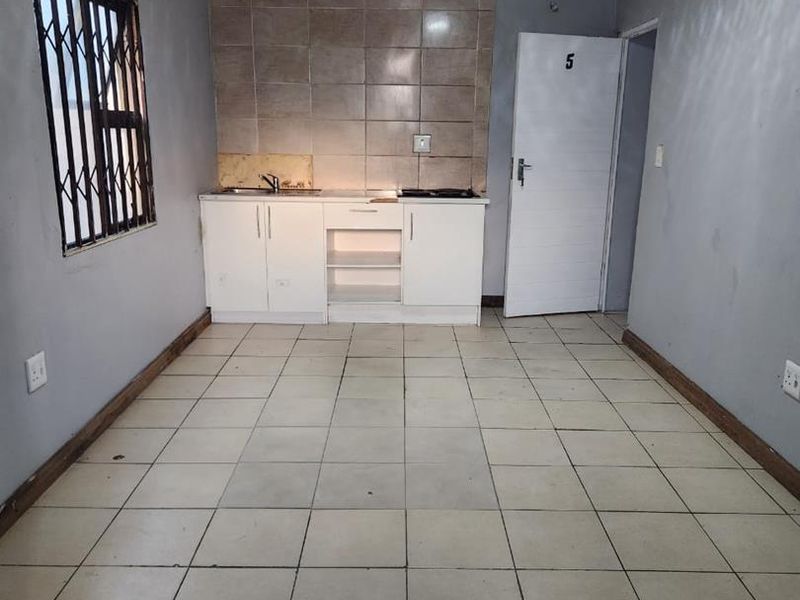 Flat to Rent in Bongweni – R3,000 per Month - Photo 1