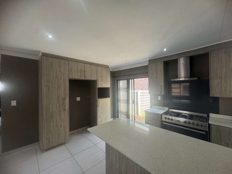Lovely Cluster for Sale in Brackenhurst - Photo 6