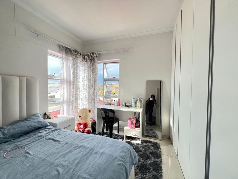 🏡 Luxury 4 Bedroom  House For Sale – Khomasdal 16 - Photo 10