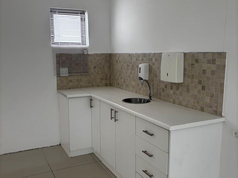 Office building to let near Pathcare, Walvis Bay - Photo 3