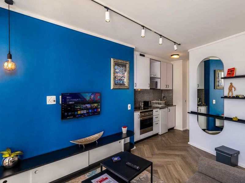 Enjoy Sundowners with Views of Lions Head - Photo 7