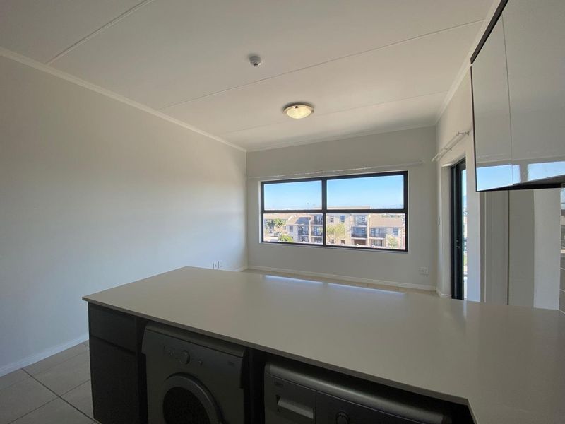 1 Bedroom Apartment let in Sandown - Photo 4