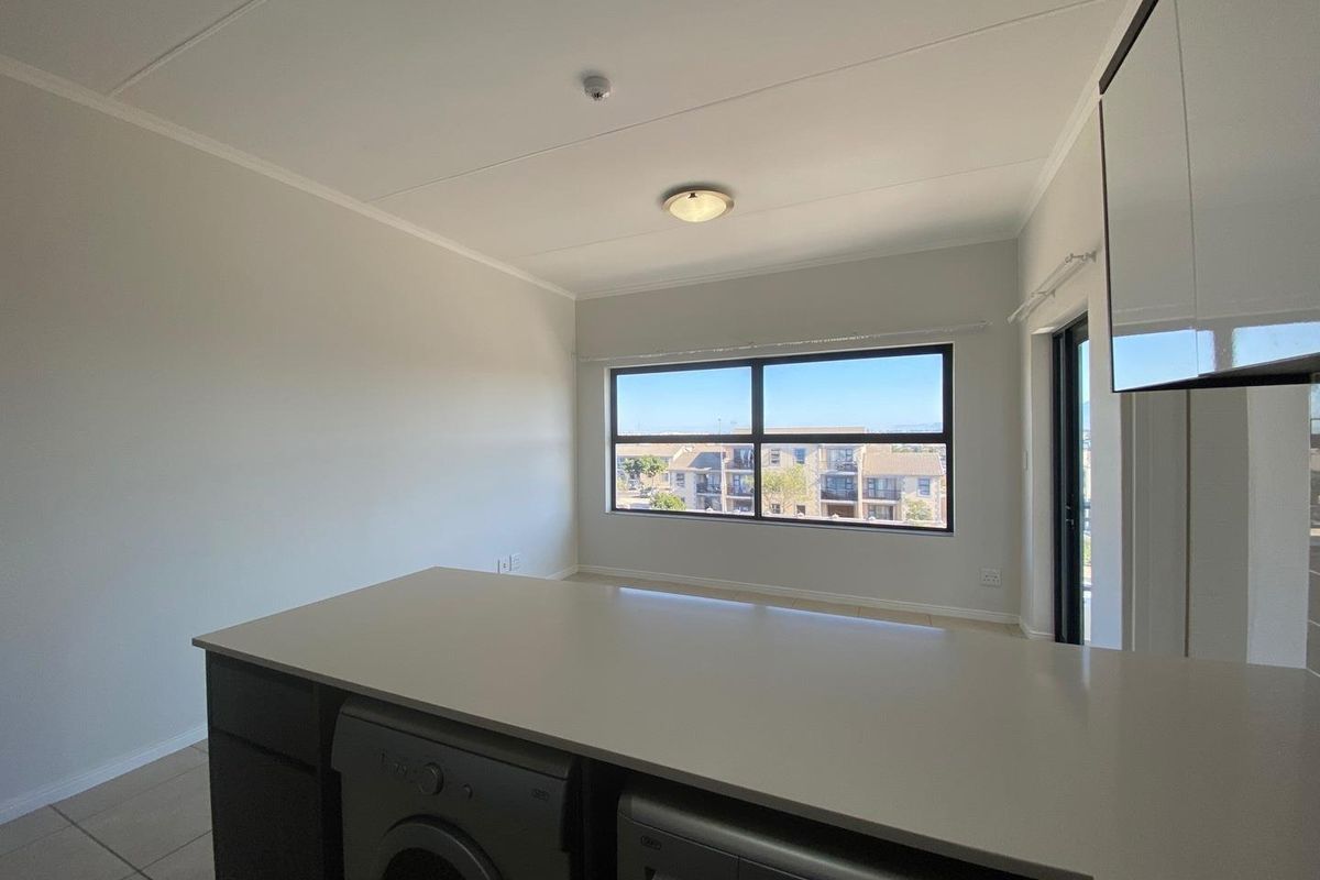 1 Bedroom Apartment let in Sandown - Photo 4