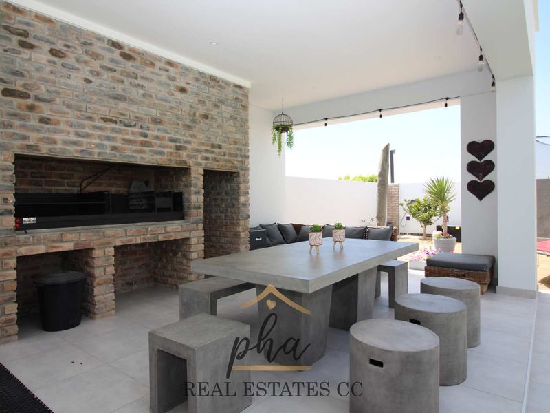 4 Bedroom Family home for sale - Swakopmund (Kramersdorf) - Photo 3