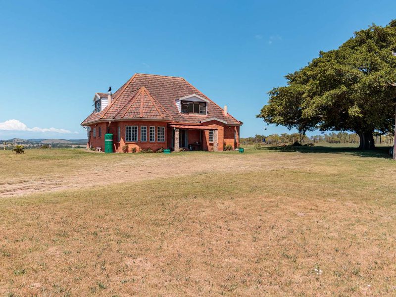 WHERE TOWN MEETS TRANQUILITY - BEAUTIFUL VIEWS - Photo 2