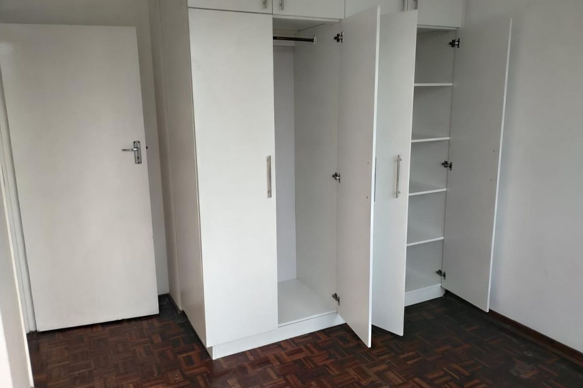 Invest in Bulwer: Cozy 2-Bedroom with Rental Income Potential - Photo 4