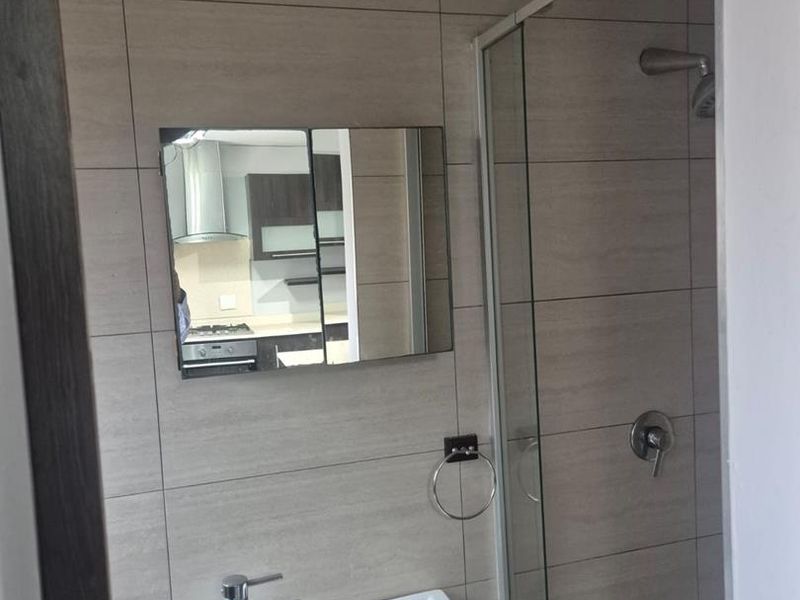 3 bedroom in secure complex - Photo 3
