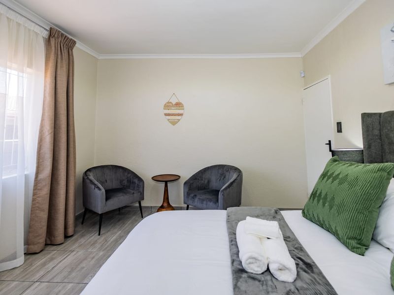 Olive Grove Bed & Breakfast - Photo 2