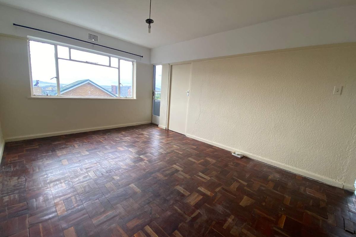 Wonderful Opportunity - Charming Corner 2-Bedroom Apartment with Stunning Views - Photo 5