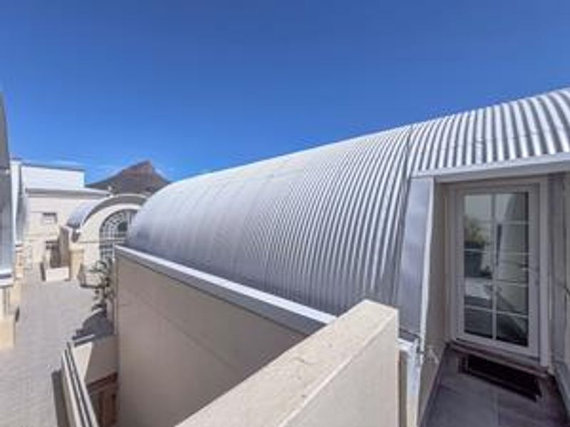 Stunning luxury penthouse in the heart of the CBD - Photo 5