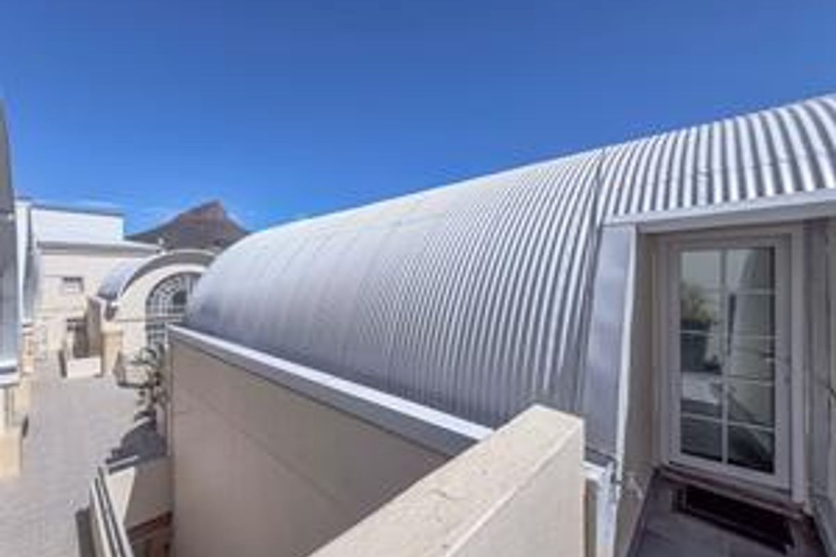 Stunning luxury penthouse in the heart of the CBD - Photo 5