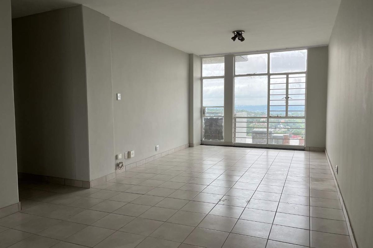 Spacious, renovated apartments for rent in Roodepoort - Photo 4