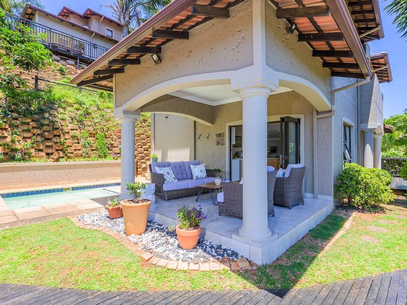 Beautiful Modernized 3-Bedroom Townhouse in Prime La Lucia!! - Photo 7