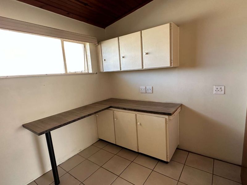 Peaceful living in South End: Sunny and pleasant unit - Photo 9