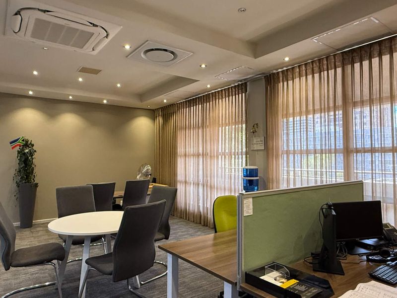 AAA-Grade fully fitted premium office space to let in Soho on Strand - Photo 8