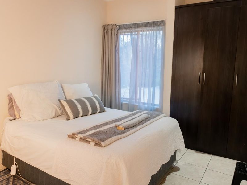 FOR SALE: 2-Bedroom Top Unit in Pretoriuspark - Photo 7