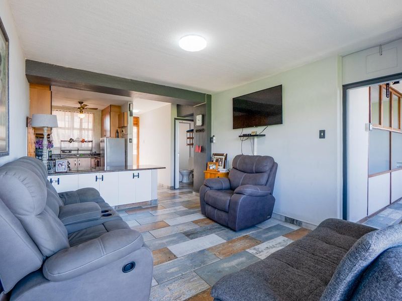 Furnished on the beach - Photo 5