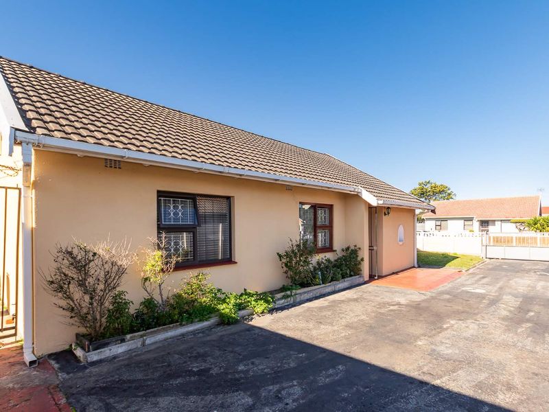 Spacious 3-Bedroom Property with Great Potential in Lotus River - Photo 5