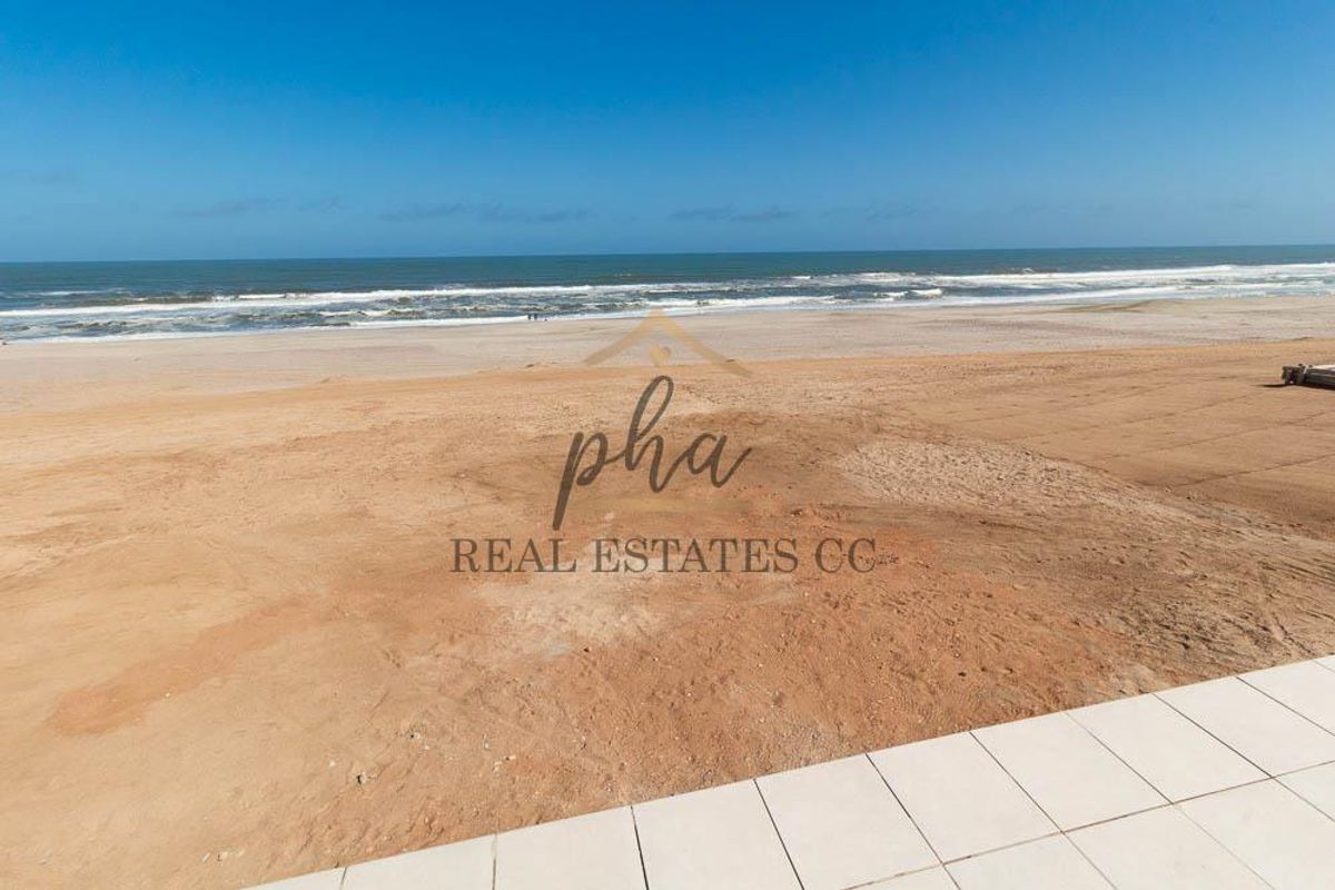 BEACHFRONT Living in Ext 6, Henties Bay - Photo 2