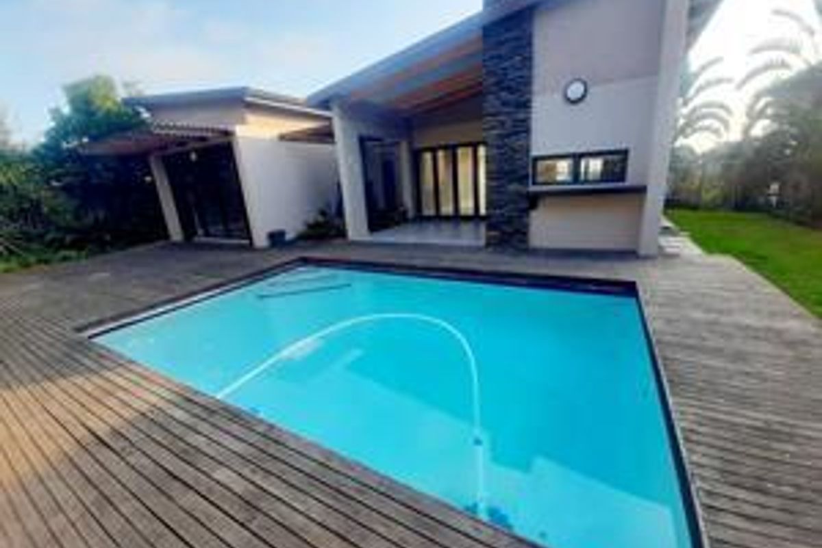 Stylish Home for Rental in Palm Lakes Estate - Photo 3