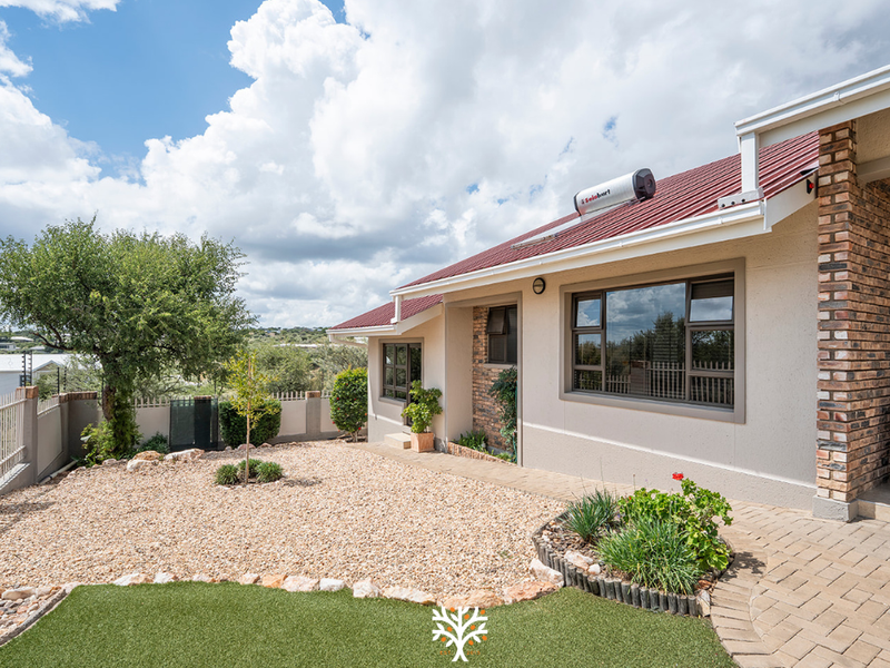 Family Home For Sale | Finkenstein Estate | N$7 625 000 - Photo 2