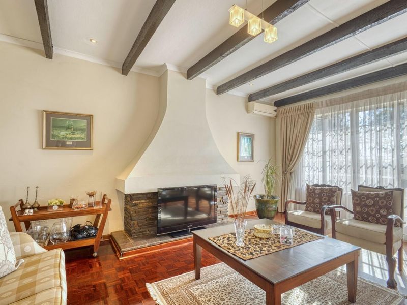 Spacious 4 Bedroom home in Westville...understated elegance!! - Photo 8
