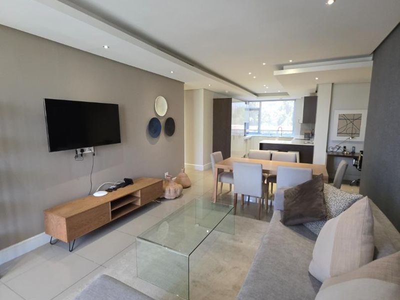 FABULOUS EXECUTIVE FULLY FURNISHED 2 BED APARTMENT - Photo 5