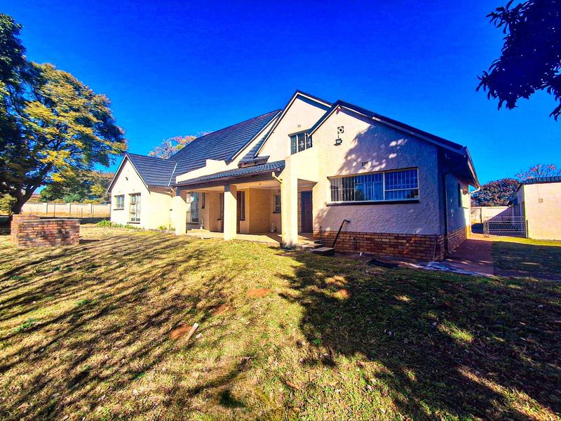 PRICE IS NEGOTIABLE! "An ideal home featuring a vast expanse of land of 2.5 Hectares" - Photo 4