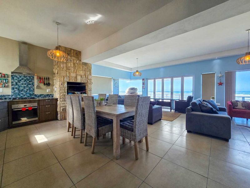 Spectacular Multi-Level beachfront home for sale in Stilbaai-Oos. - Photo 7