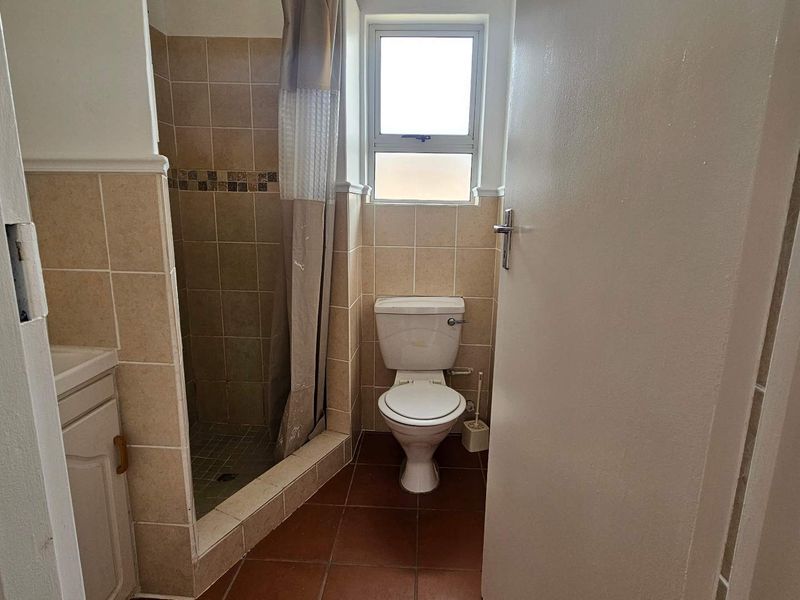 4 Bedroom house long term to rent in Bettys Bay - Photo 10